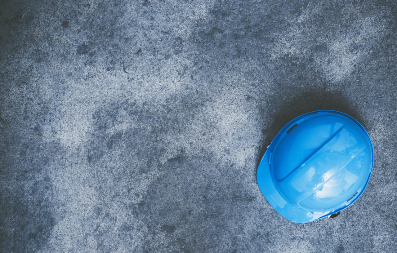 risk management plan hard hat | LetsBuild